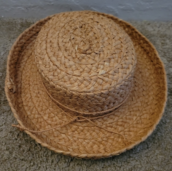 Helen Kaminski 100% Raffia Hat